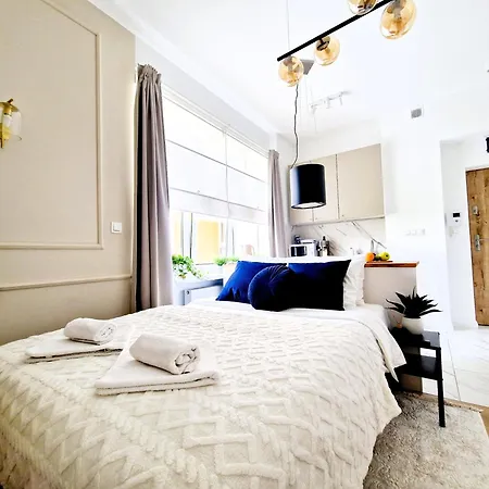 J&W Apartments Grojecka Glam Flat Warsaw Exterior photo